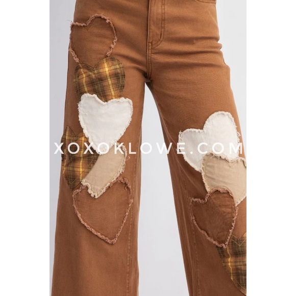 Easel Heart Patched Cotton Twill Stretch Jeans in Wood Brown - Picture 3 of 8